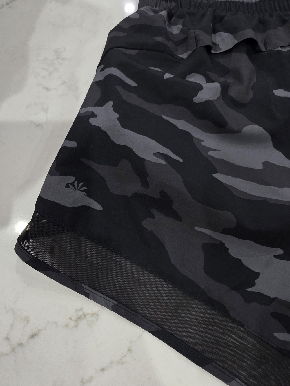 Athleta Mesh Racer Run Mid Rise 4" Camo Short - Picture 5 of 6
